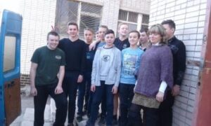 Принеси макулатуру - допоможи солдату!
