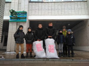Шкільна акція "Зігрій теплом солдата"