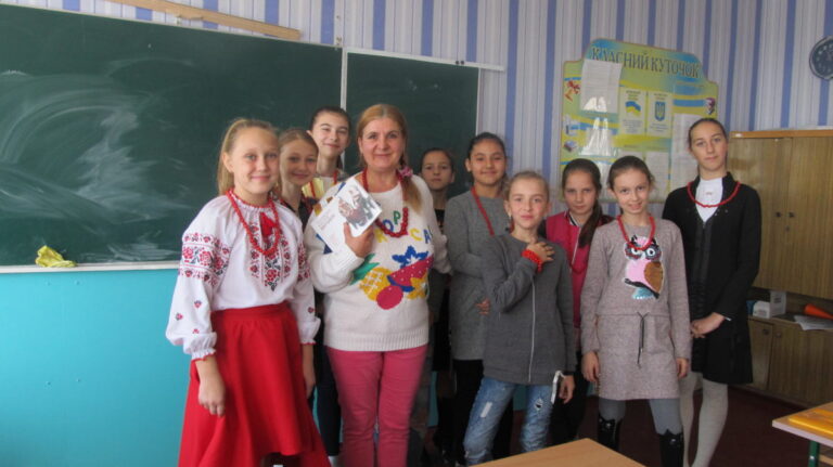 У доброму намистечку