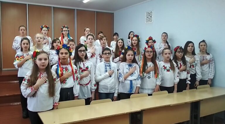 Виконуємо Гімн України мовами світу 2 Виконуємо Гімн України мовами світу