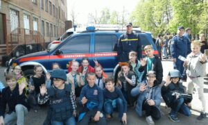 Рятувальники нагадують маленьким громадянам про правила безпеки життєдіяльності 1 Рятувальники нагадують маленьким громадянам про правила безпеки життєдіяльності