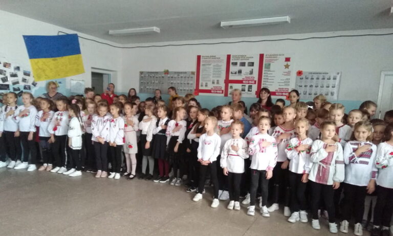 Лінійка, присвячена Міжнародному дню миру
