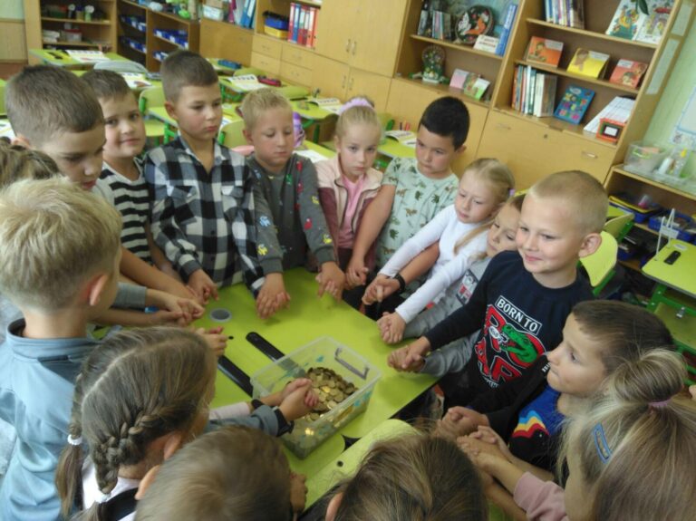 #монеткидітям